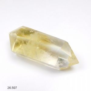 Cristal citriné, taille biterminée 7,5 x 2-2,5 cm. Pièce unique 72 grammes