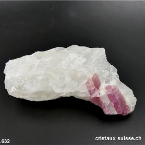 Tourmaline rose cristallisée dans quartz. Pièce unique