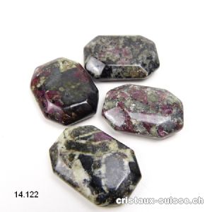 Eudialyte, pierre anti-stress à pans coupés 3,5 - 4 x 2,5 - 3 cm