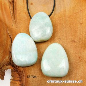 Amazonite claire 3 x 2,5 cm percée avec cordon en cuir noir à nouer