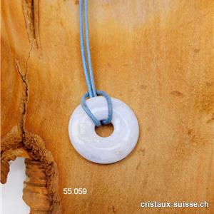 Calcédoine claire, collier donut 3 cm avec cordon en cuir bleu à nouer. Pièce unique