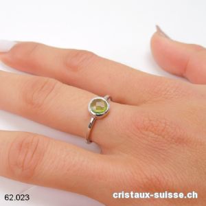 Bague Péridot clair facetté en argent 925. T. 54