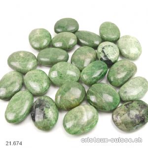 Apatite verte 2,5 - 3 cm / 10 - 14 grammes.