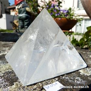 Pyramide Cristal de Roche, base 8,6 cm x haut. 8 cm. Pièce unique 575 grammes