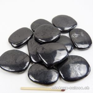 Schungite 3 à 4 cm plate. Taille M-L