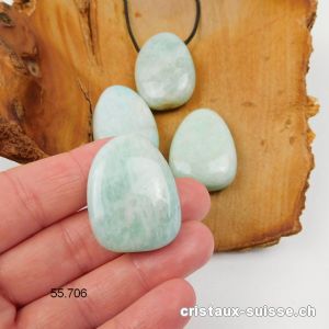 Amazonite claire 3 x 2,5 cm percée avec cordon en cuir noir à nouer