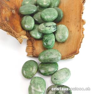 Apatite verte 2,5 - 3 cm / 10 - 14 grammes.