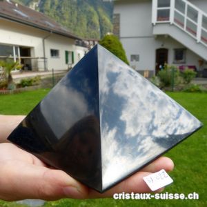 Pyramide Schungite 15 cm x haut. 10 cm, env. 2'120 grammes. Pièce unique