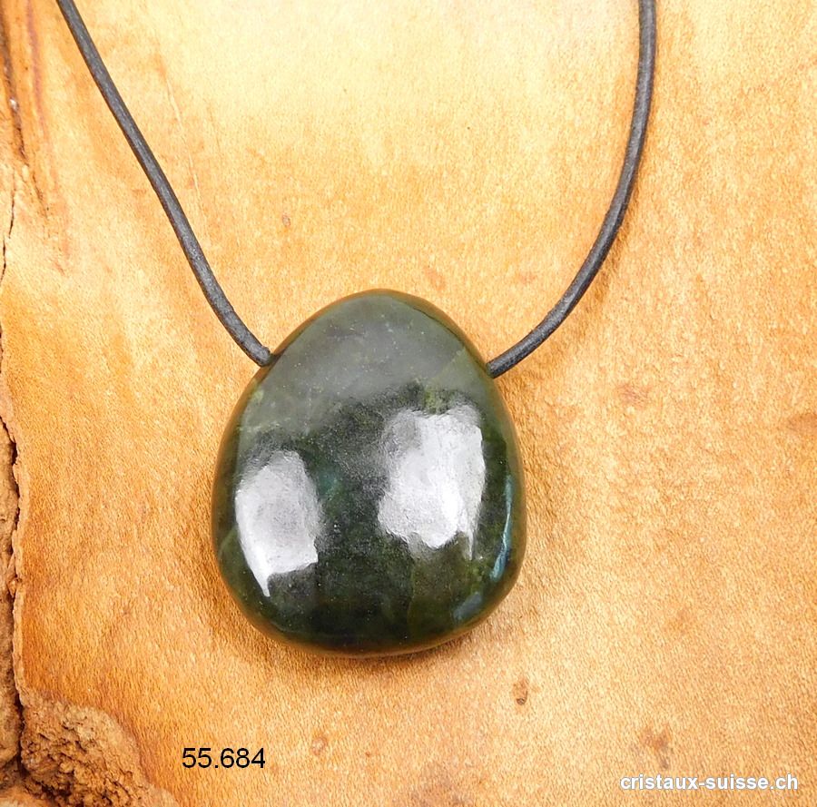 Néphrite Jade 3 x 2,5 cm, percé avec cordon cuir à nouer