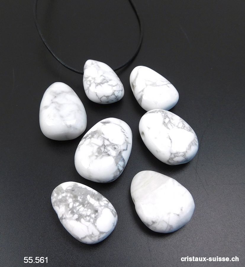 Magnésite - Howlite blanche 3 cm percée avec cordon cuir noir à nouer. Offre Spéciale