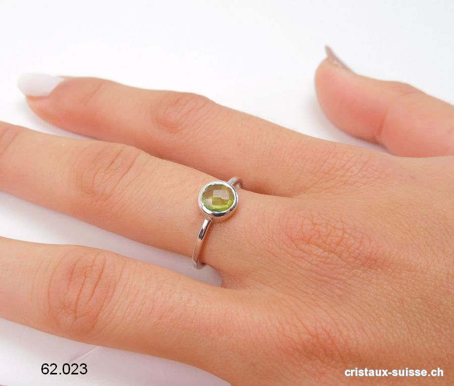 Bague Péridot clair facetté en argent 925. T. 54