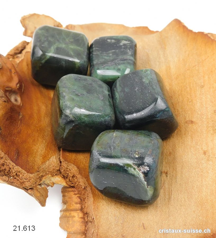 Néphrite Jade vert foncé env. 3 x 2,5 cm / 44 à 48 grammes. Taille XL