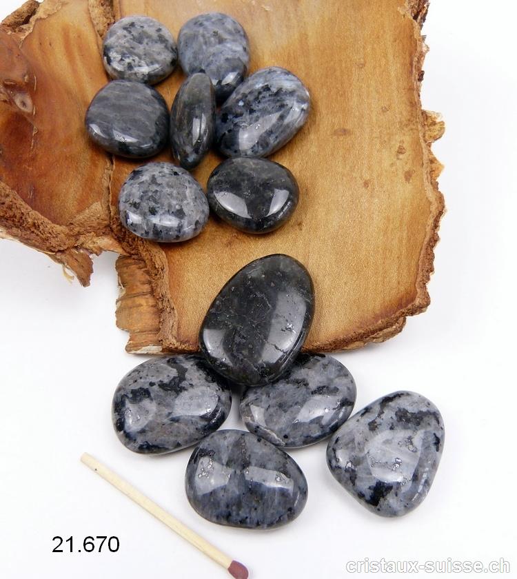 Larvikite - Labradorite grise 2,5 à 3,5 cm, 8 à 11 grammes. Taille SM 