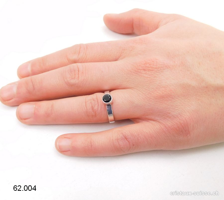 Bague Spinelle noir facettée en argent 925. T. 53