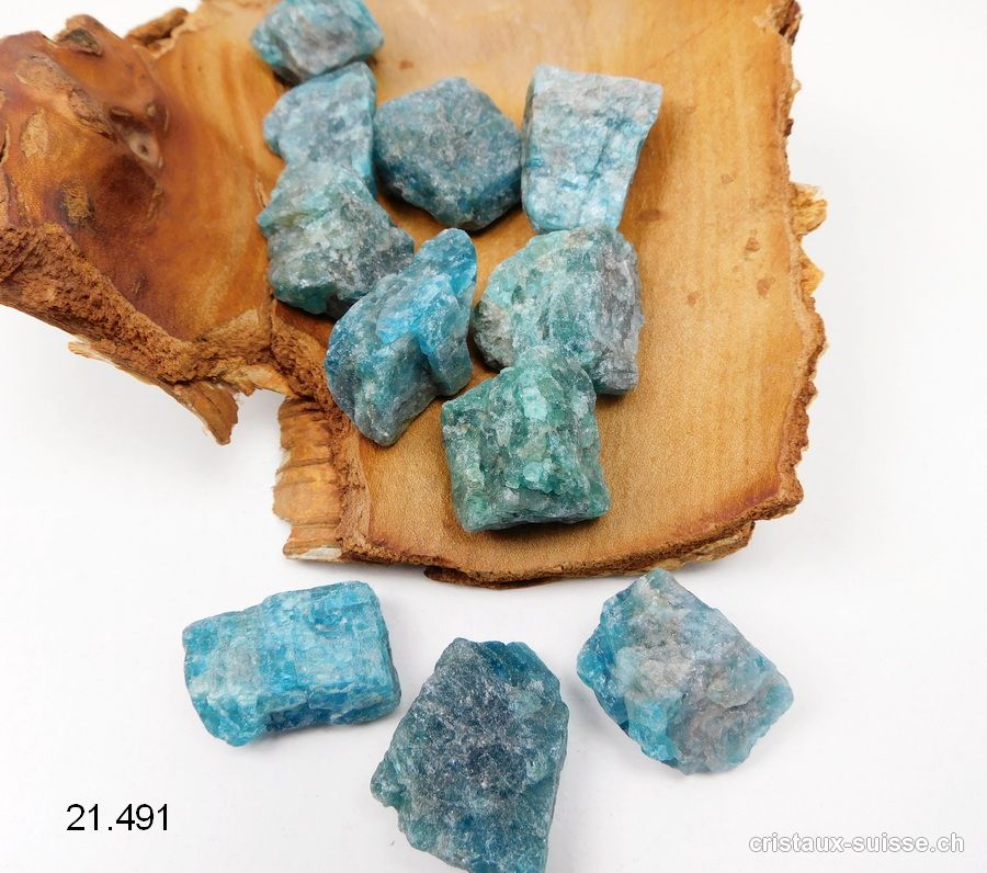 Apatite bleue brute de Madagascar 8 à 10 grammes