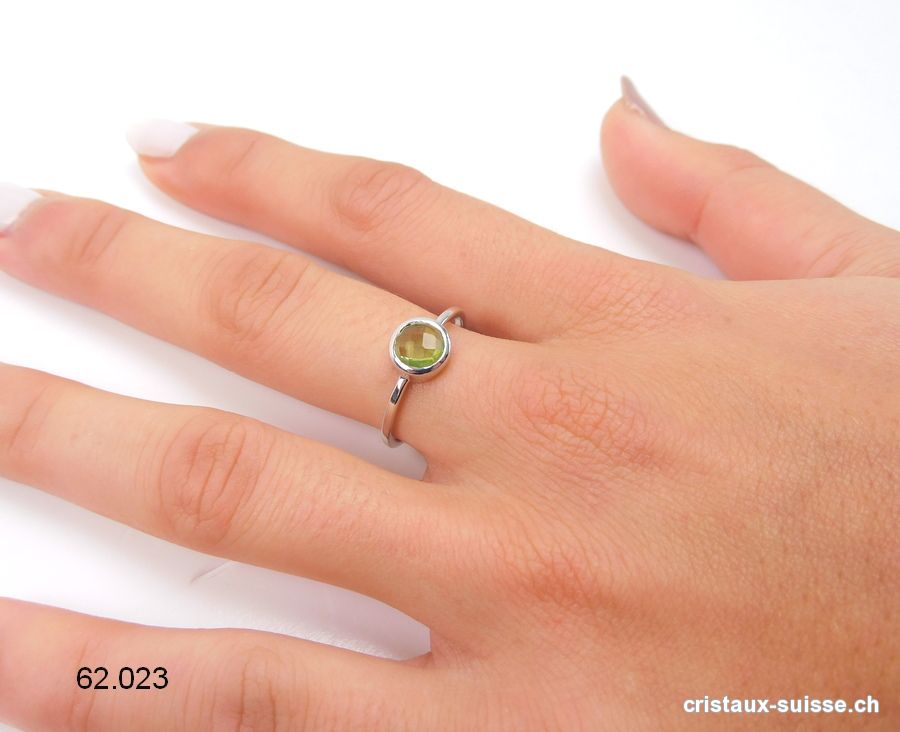 Bague Péridot clair facetté en argent 925. T. 54