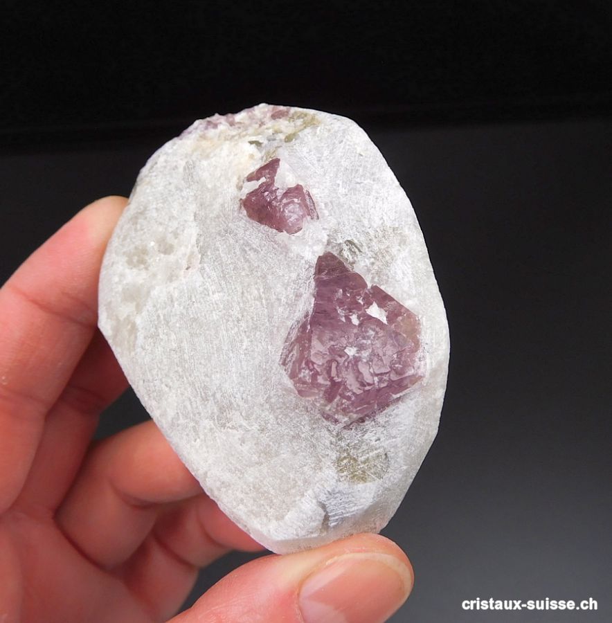 Spinelle et Pargasite dans marbre blanc. Pièce unique