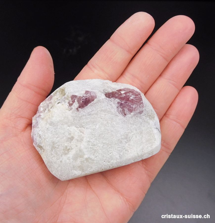 Spinelle et Pargasite dans marbre blanc. Pièce unique